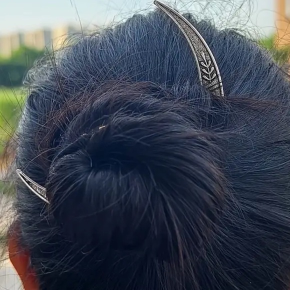 Crescent moon - Picture 3 of 7